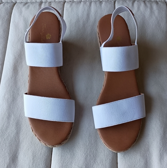 Tommy Bahama André Assous Allison Stretch-Raffia Wedges_9